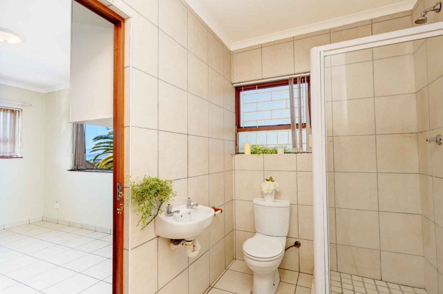 To Let 3 Bedroom Property for Rent in Loevenstein Western Cape
